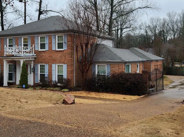 8392 Briar Creek Dr, Germantown, TN 38139