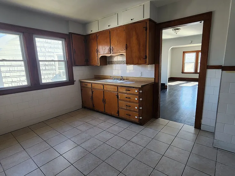 10401 Homeworth Ave — Photo 21