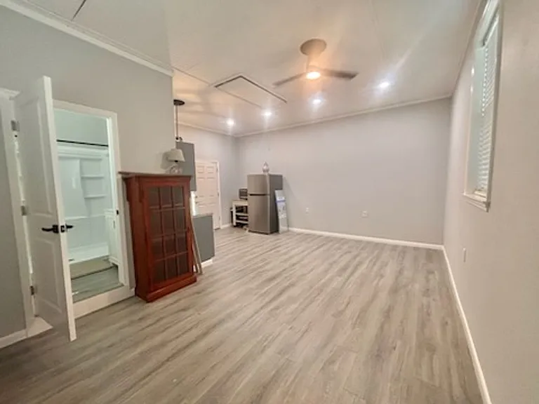 517 Jersey Ave — Photo 4