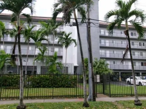 900 SW 84th Ave APT 207A, Miami, FL 33144