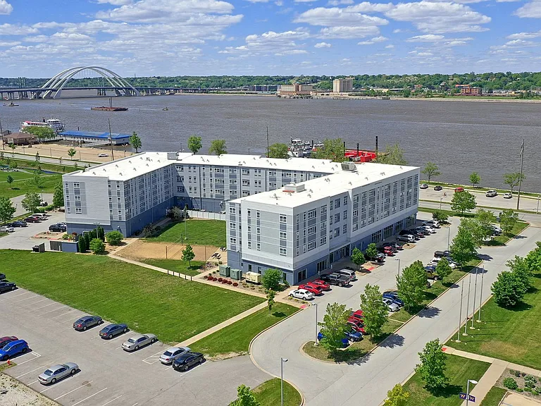 WaterFront Apartments — Photo 9