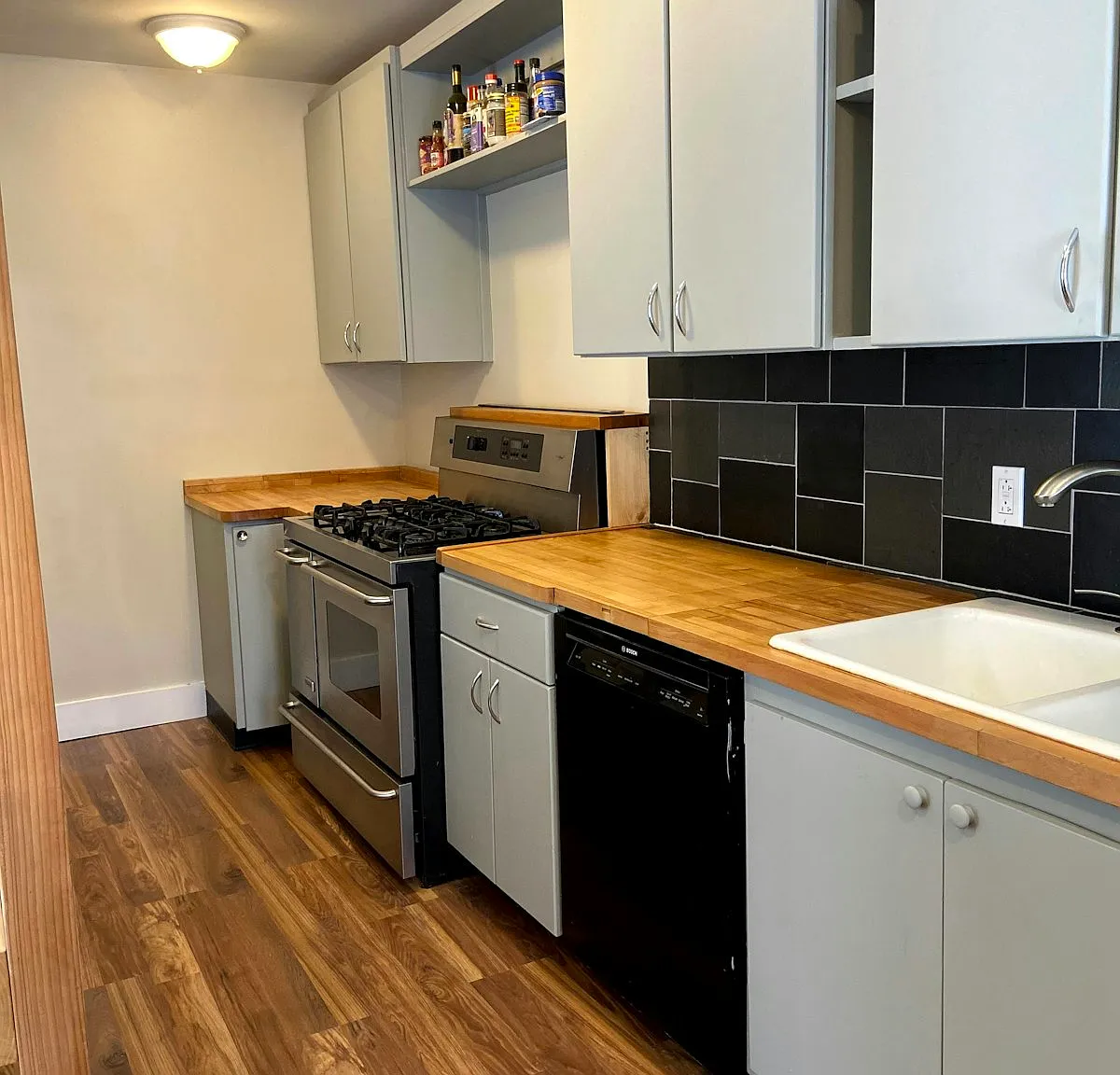5 Mack Avenue, Unit Apartment — Photo 2