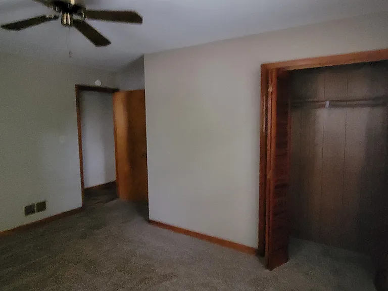 1806 Hawthorne Ave — Photo 12