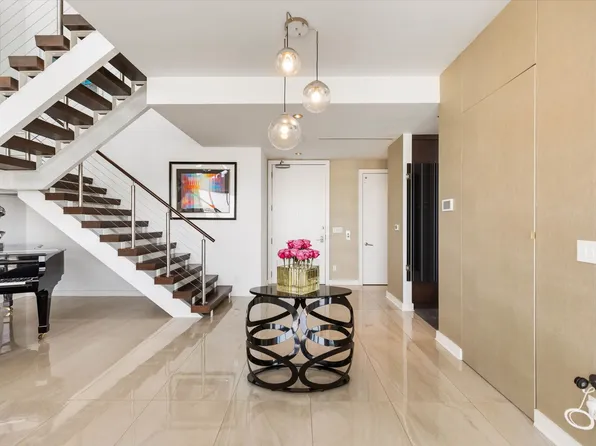 2900 McKinnon St APT 2802, Dallas, TX 75201