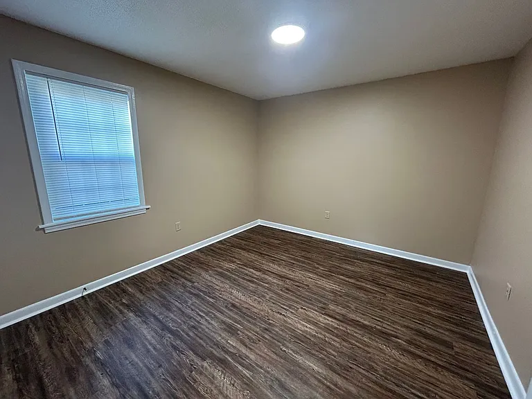 250 N Washington Ave #23 — Photo 4
