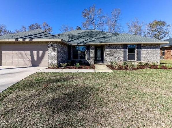 5845 Crestlake Dr, Crestview, FL 32536