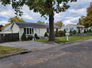 246 Lamont St, Springfield, MA 01119