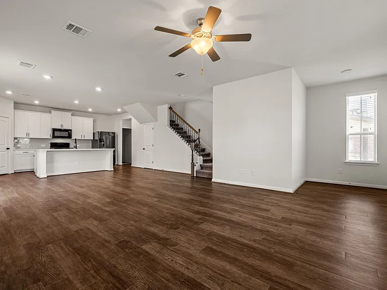 2904 Harvester Ln — Photo 7
