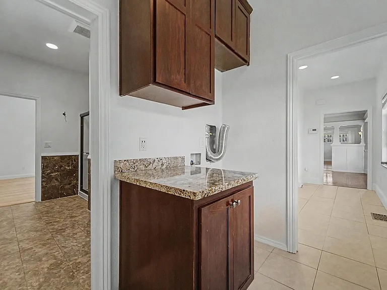 309 B St — Photo 2