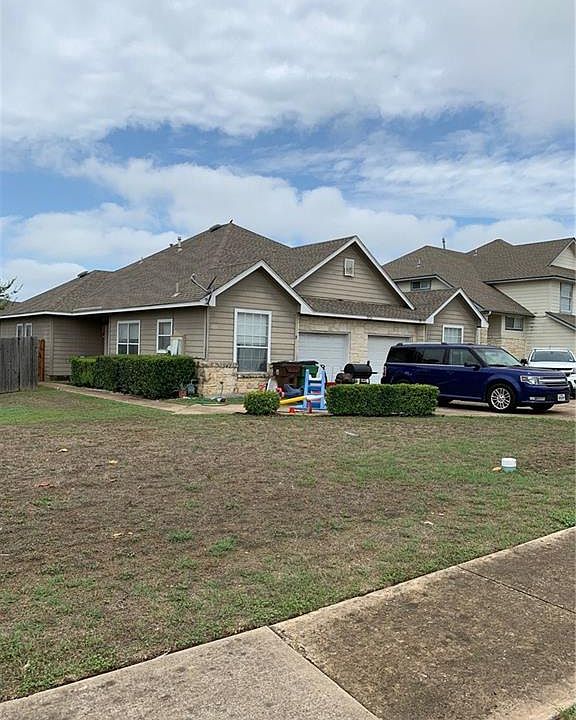 2nd image of 2826 Southampton Way