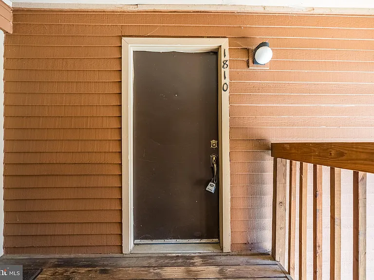 1810 Woodhollow Dr — Photo 2