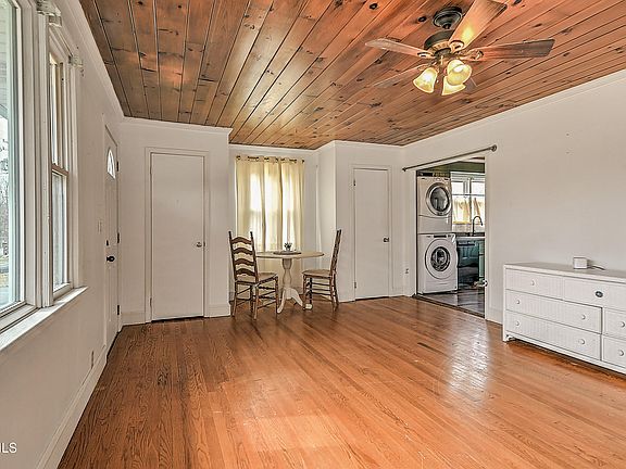 5th image of 241 Anderson St