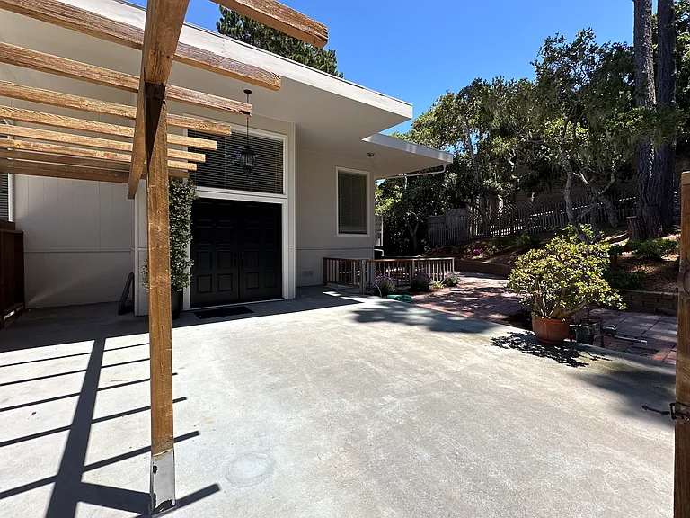 642 Toyon Dr — Photo 40