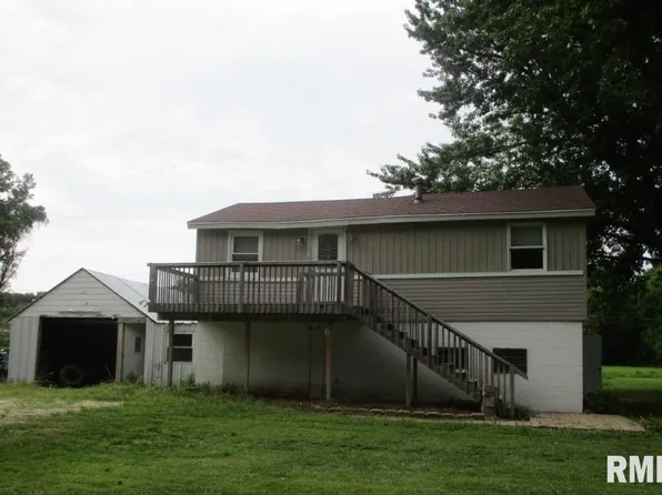 24840 179th Street Pl, Pleasant Valley, IA 52767