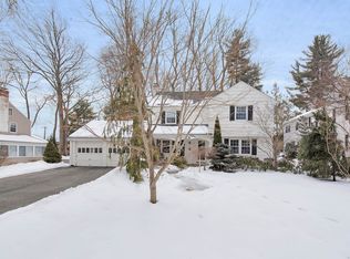 43 Wyndwood Rd, West Hartford, CT 06107