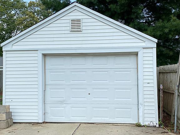 3rd image of 19221 Philomene Blvd