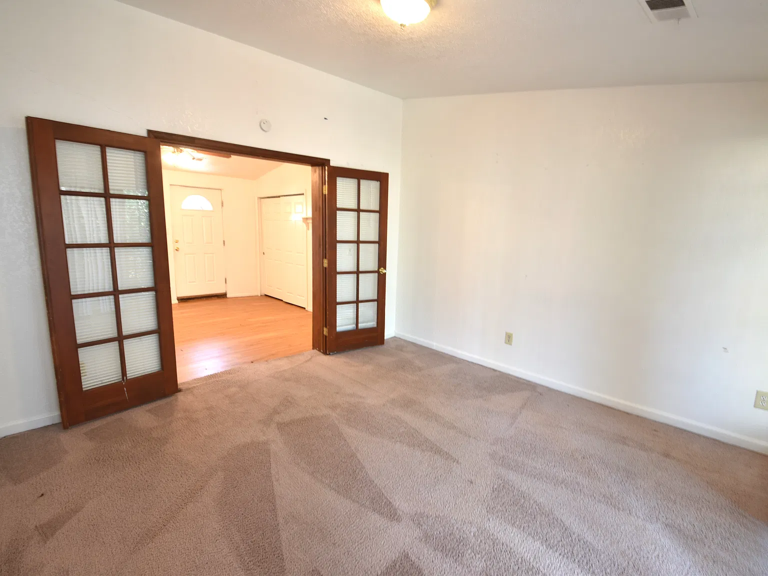 3 bed, 2637 sqft, $5,070 — Photo 3