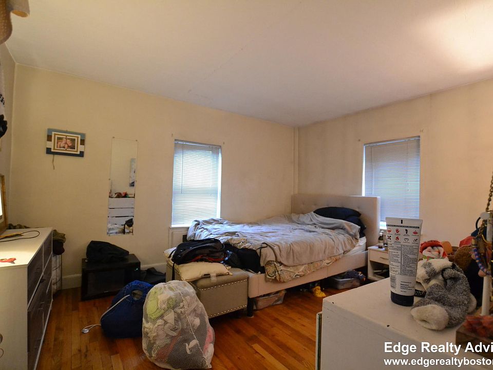 2nd image of 20 Brock St APT 2A