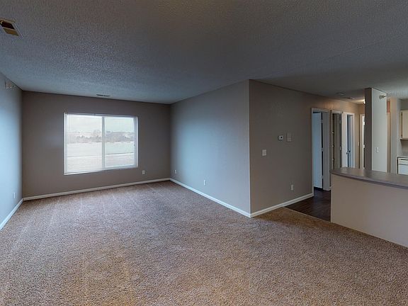 2nd image of 1201 S Hutchins Ave APT 202