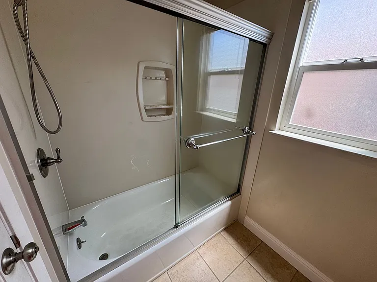 1443 Beacon Ave — Photo 23