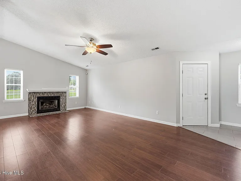 128 Fodder Dr — Photo 4