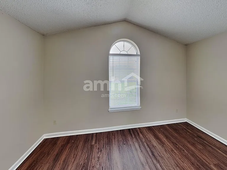 11062 Gullwing Ct — Photo 17