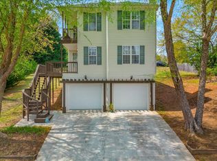 102 Crossbill Dr, Simpsonville, SC 29680