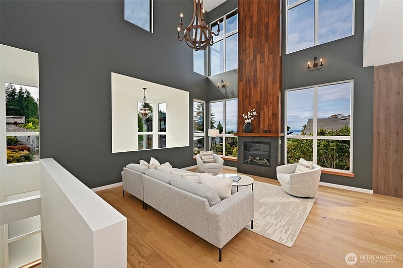 3rd image of 2410 NW Neptune Place