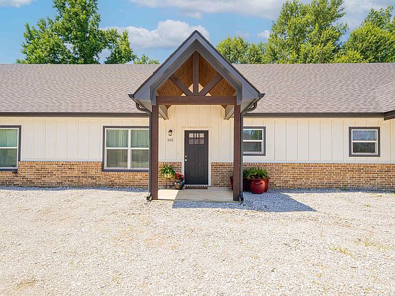 2nd image of 128 Loye Ln