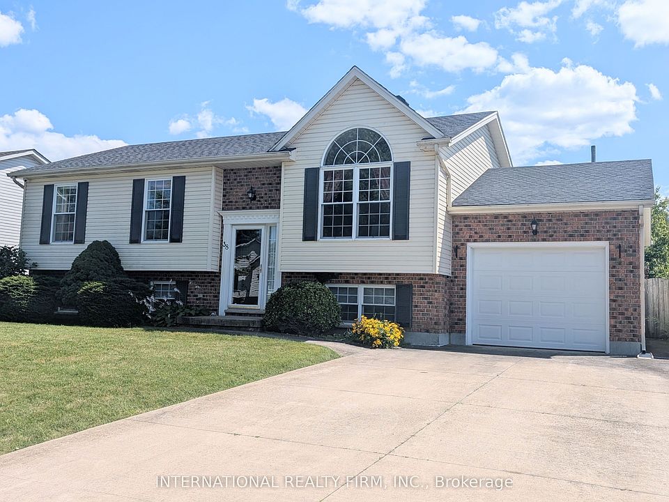 1st image of 38 Windle Village Cres