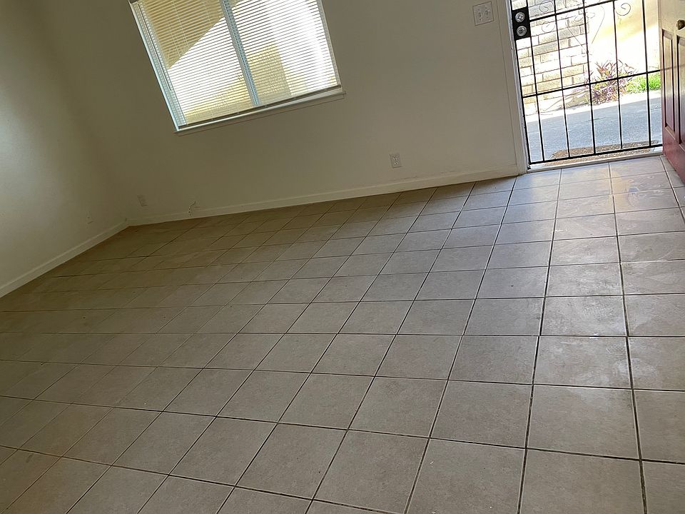 1st image of 391 Jill Cir #393
