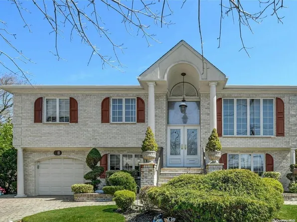 445 Nevada Street, Lindenhurst, NY 11757