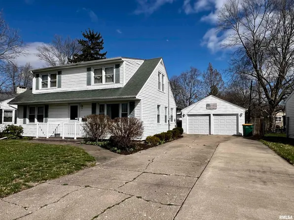 737 Memorial Dr, Macomb, IL 61455