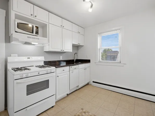 195 Concord Ave APT 11, Cambridge, MA 02138