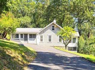 15215 Charmian Rd, Blue Ridge Summit, PA 17214