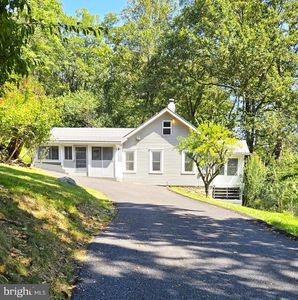 15215 Charmian Rd, Blue Ridge Summit, PA, 17214