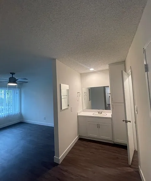 5345 Sepulveda Boulevard — Photo 38