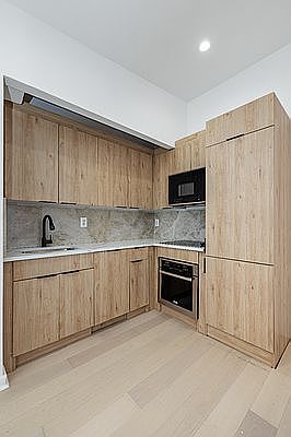 4th image of 83 Saint Marks Pl APT 1F