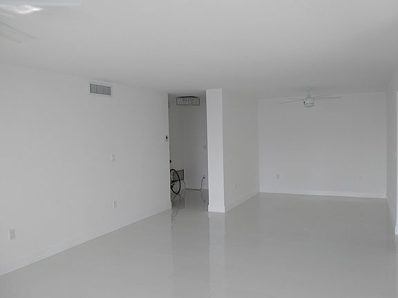 2nd image of 2851 NE 183rd St APT 2103