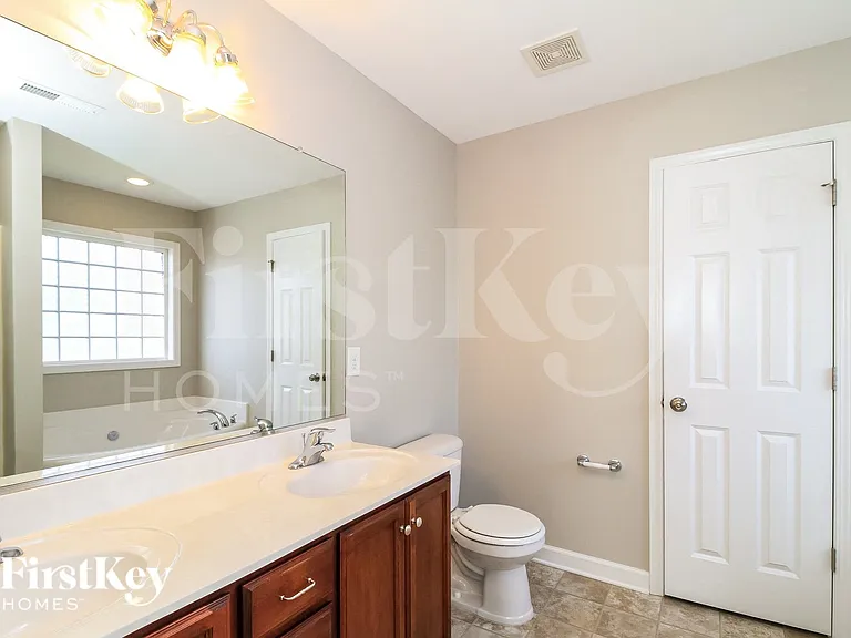1647 Crestlawn Trl — Photo 9