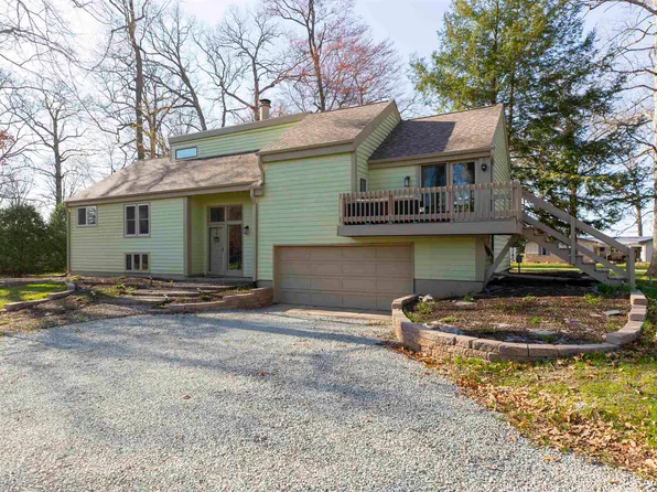 4021 N Valley Ln, Warsaw, IN 46582