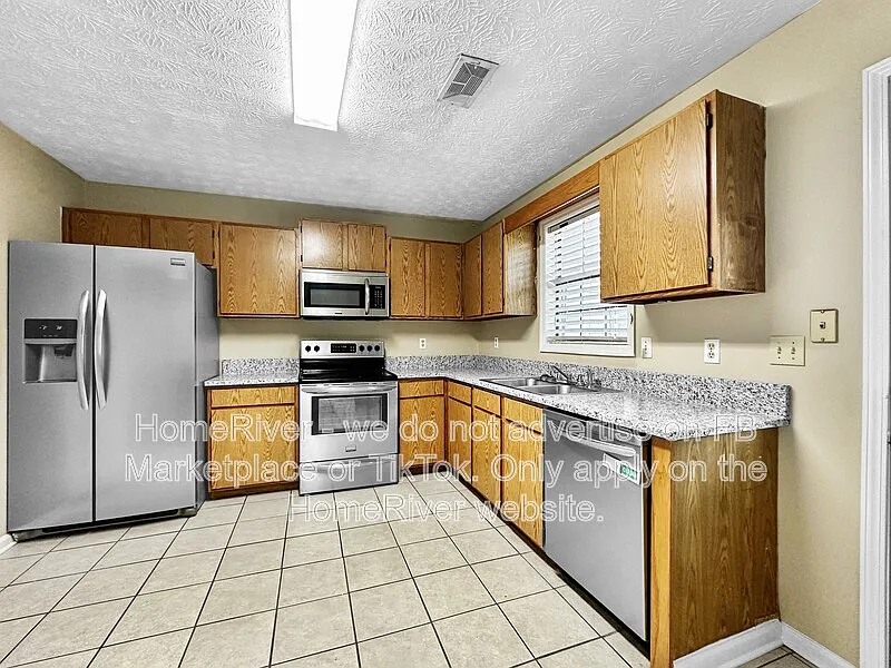 2 bed, 1.5 bath, 1044 sqft, $1,590 — Photo 4