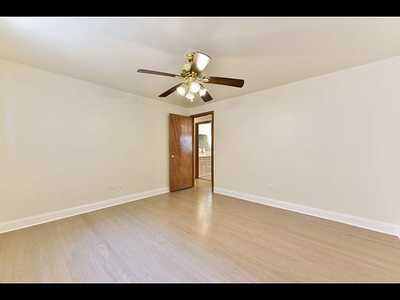 5th image of 4605 N Sayre Ave #A
