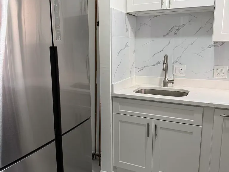 213 E Berkeley St #2 — Photo 4