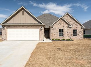 4270 W Buckaroo St, Fayetteville, AR 72704