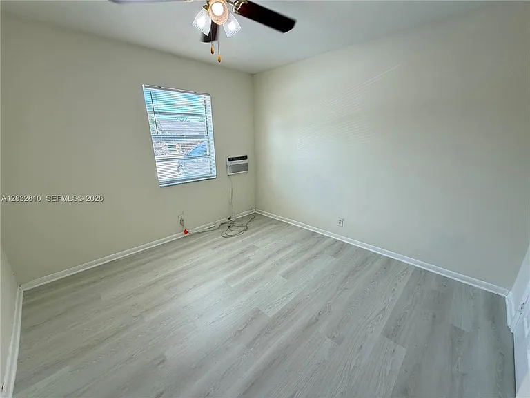 4801 SW 18th St #2 — Photo 11