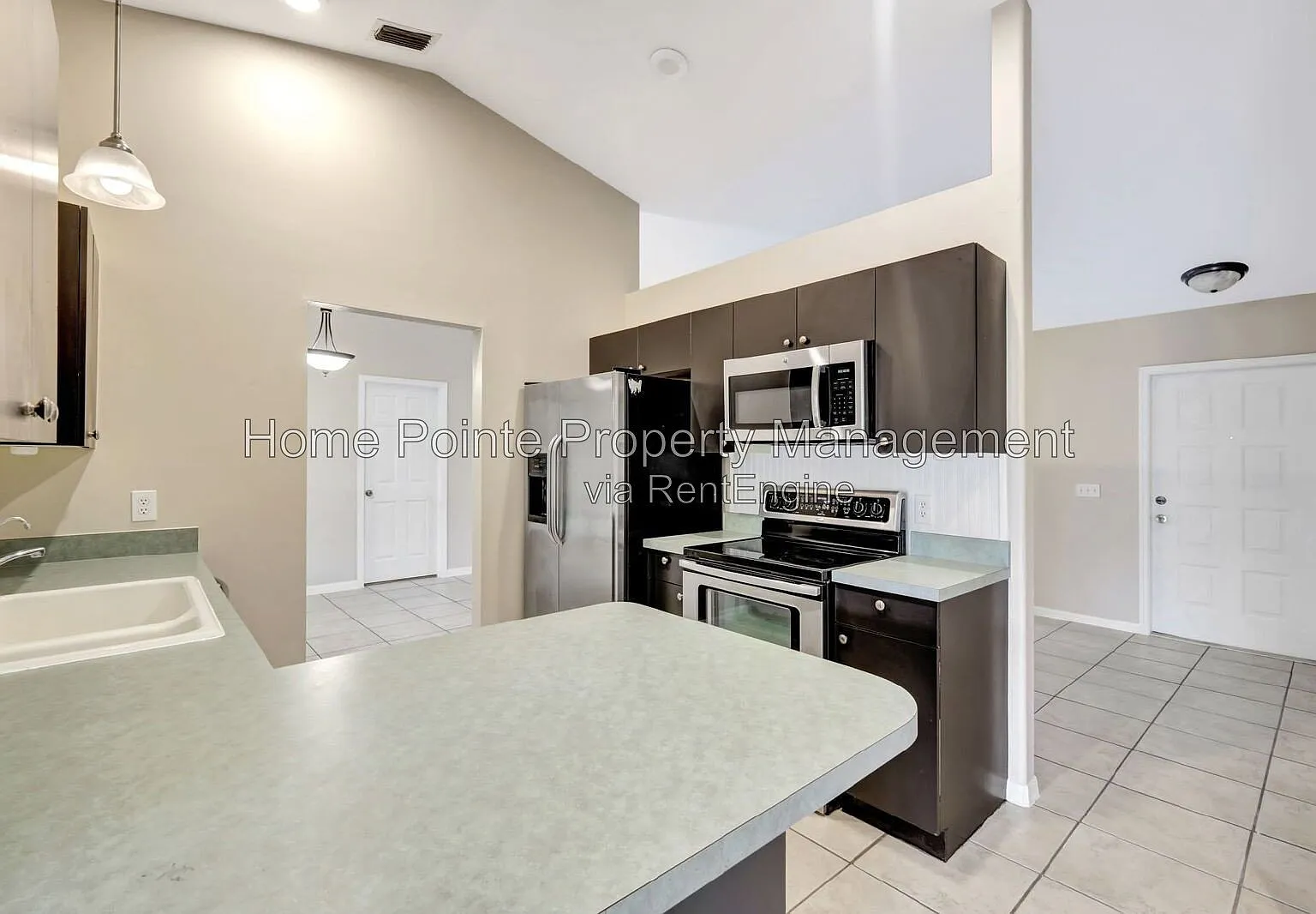 3 bed, 2.0 bath, 1486 sqft, $2,495 — Photo 3