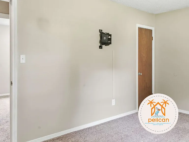 648 Deedra Ave — Photo 21