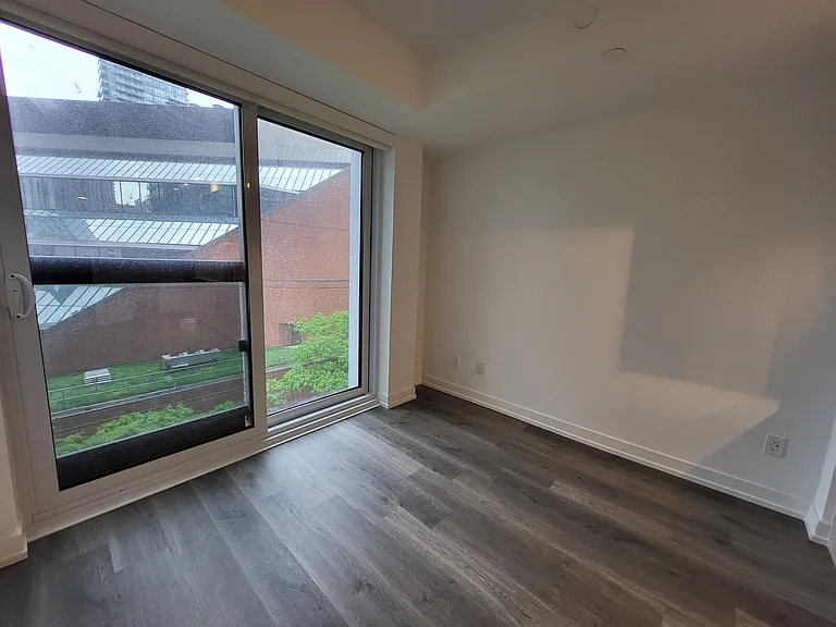 771 Yonge St — Photo 27