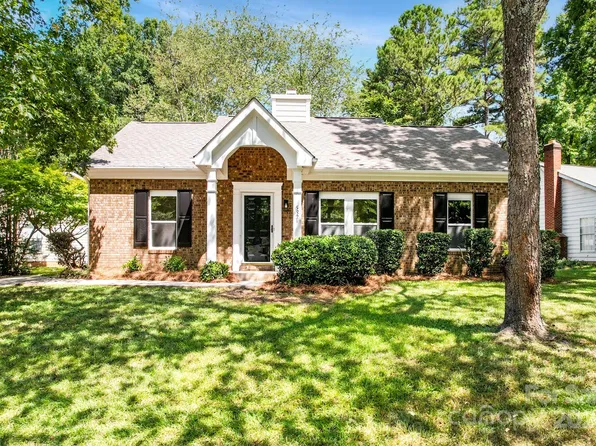 5321 Grenelefe Village Rd, Charlotte, NC 28269
